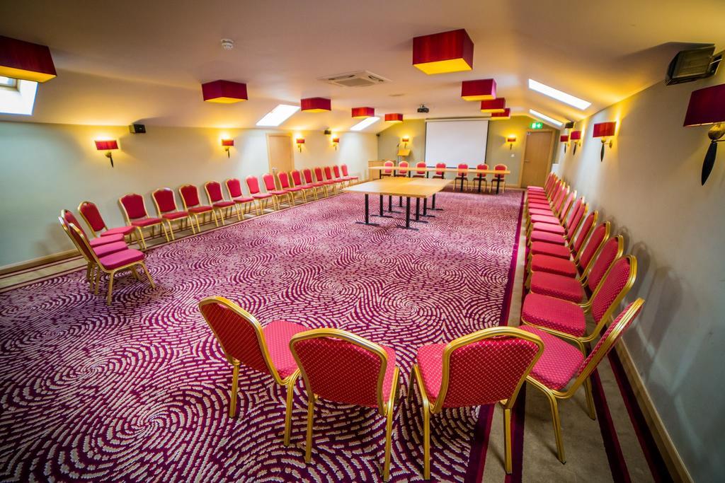 Curran Court Hotel Ларн Екстериор снимка